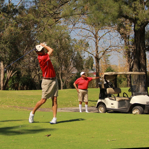 Jugador de golf en el torneo DHL en Cariari, Costa Rica