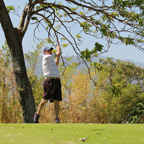 Jugador de golf en el torneo DHL en Cariari, Costa Rica